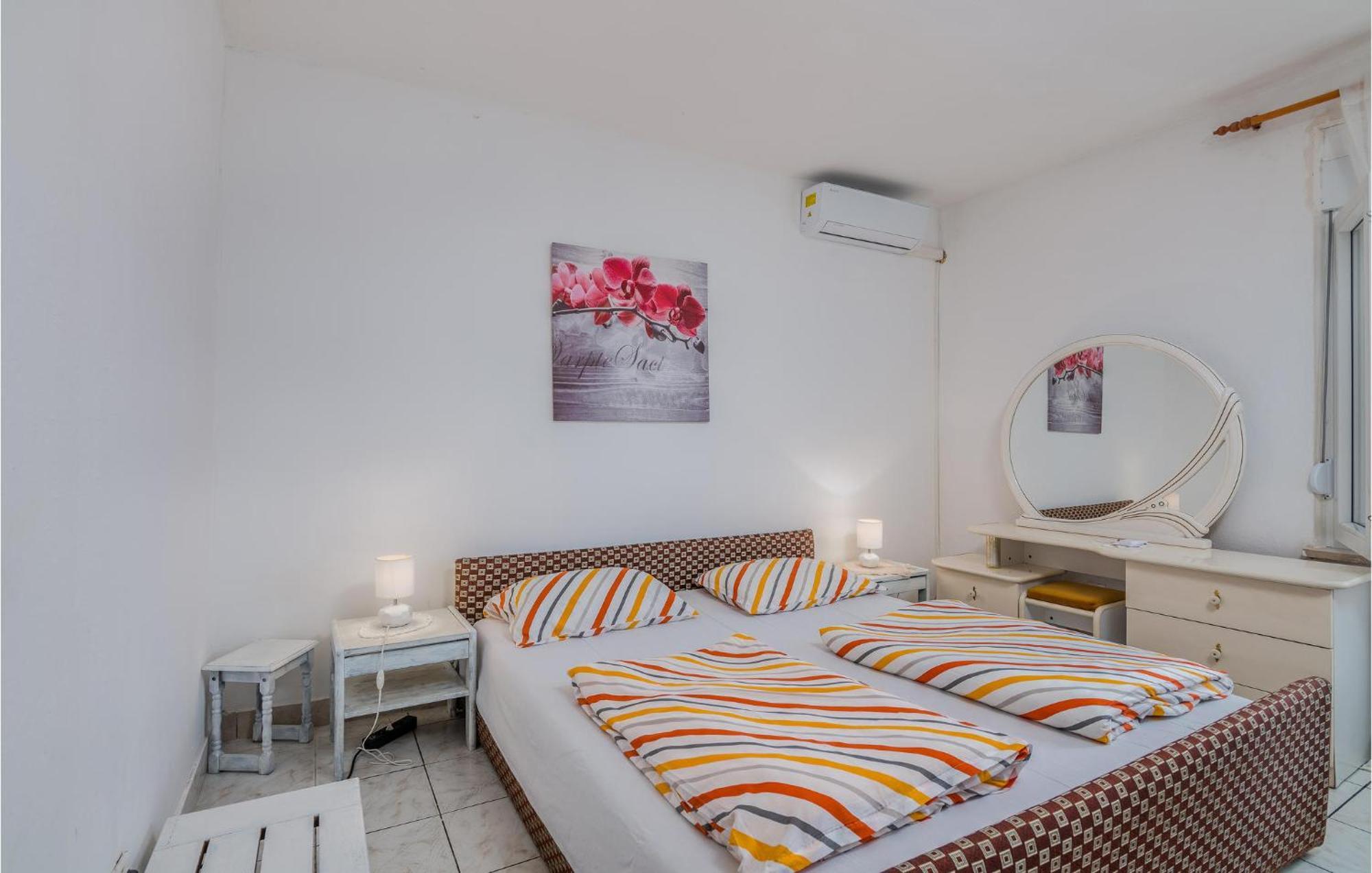Lovely Apartment In Stara Baska 1 With Kitchen Exterior photo